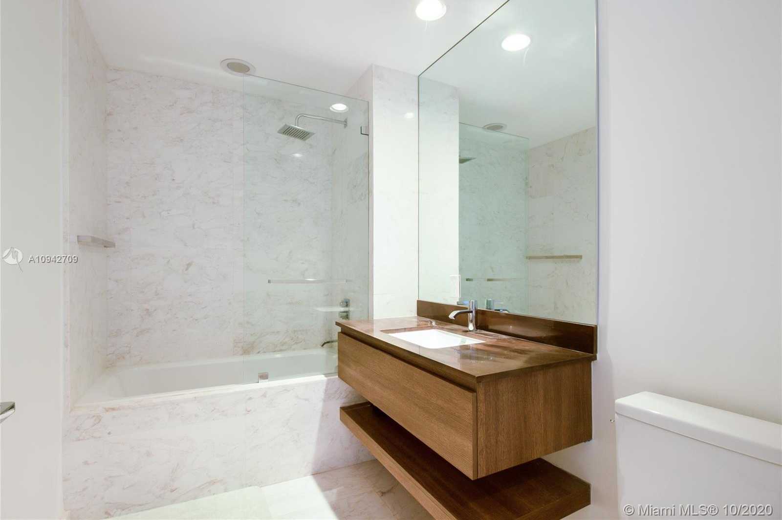 Small Image of 360 OCEAN DR #205S, Miami Number 10