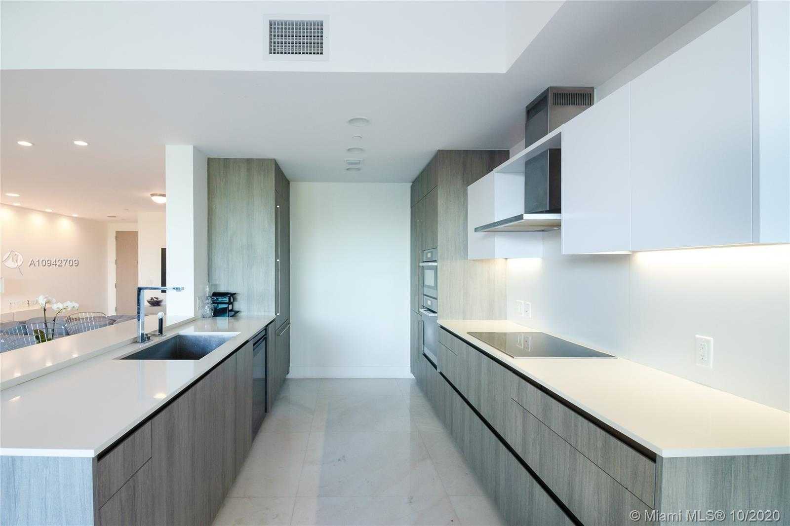 Small Image of 360 OCEAN DR #205S, Miami Number 4