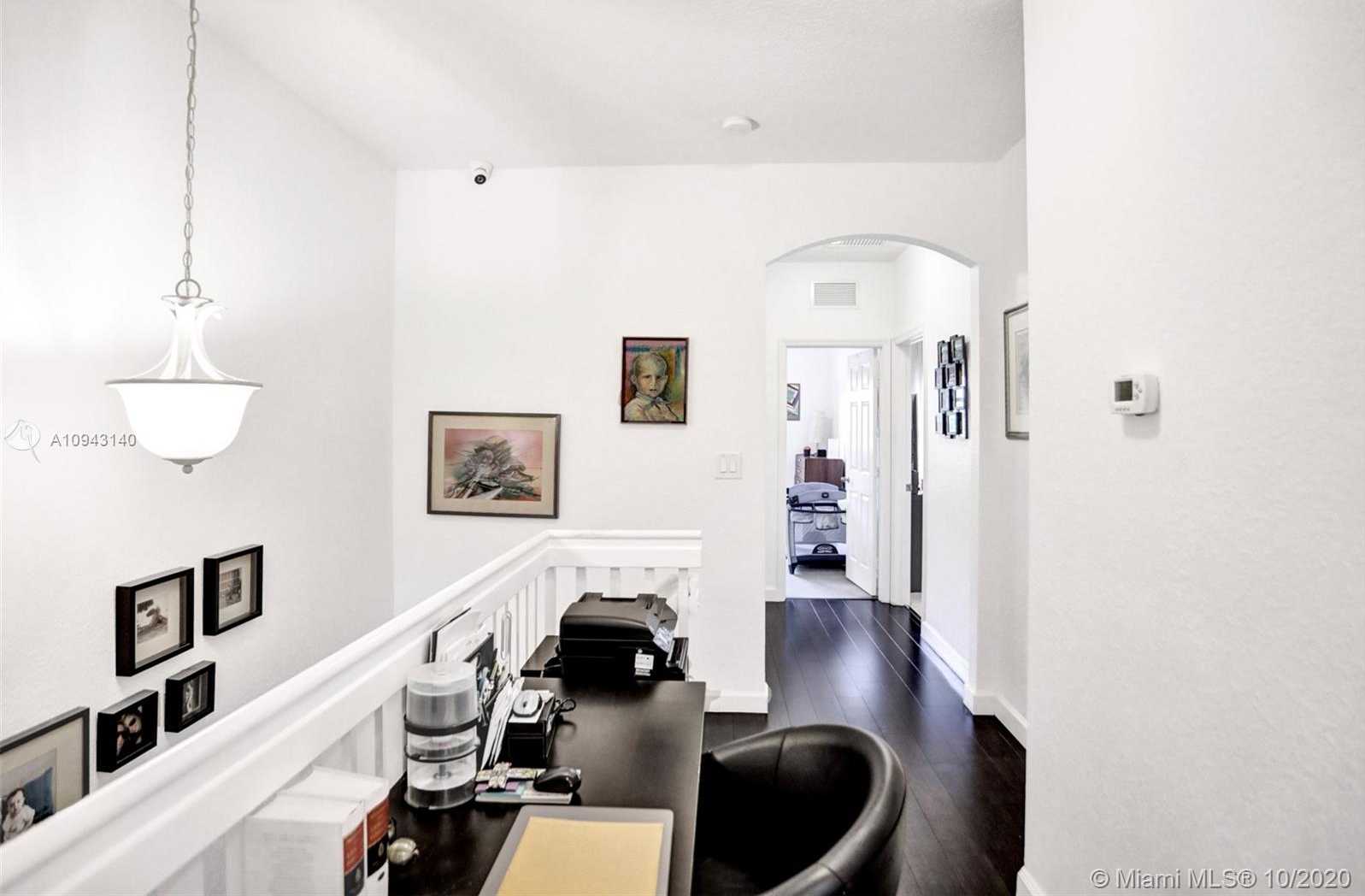 Small Image of 3178 NORTH WEST 103RD CT #3178, Doral Number 58