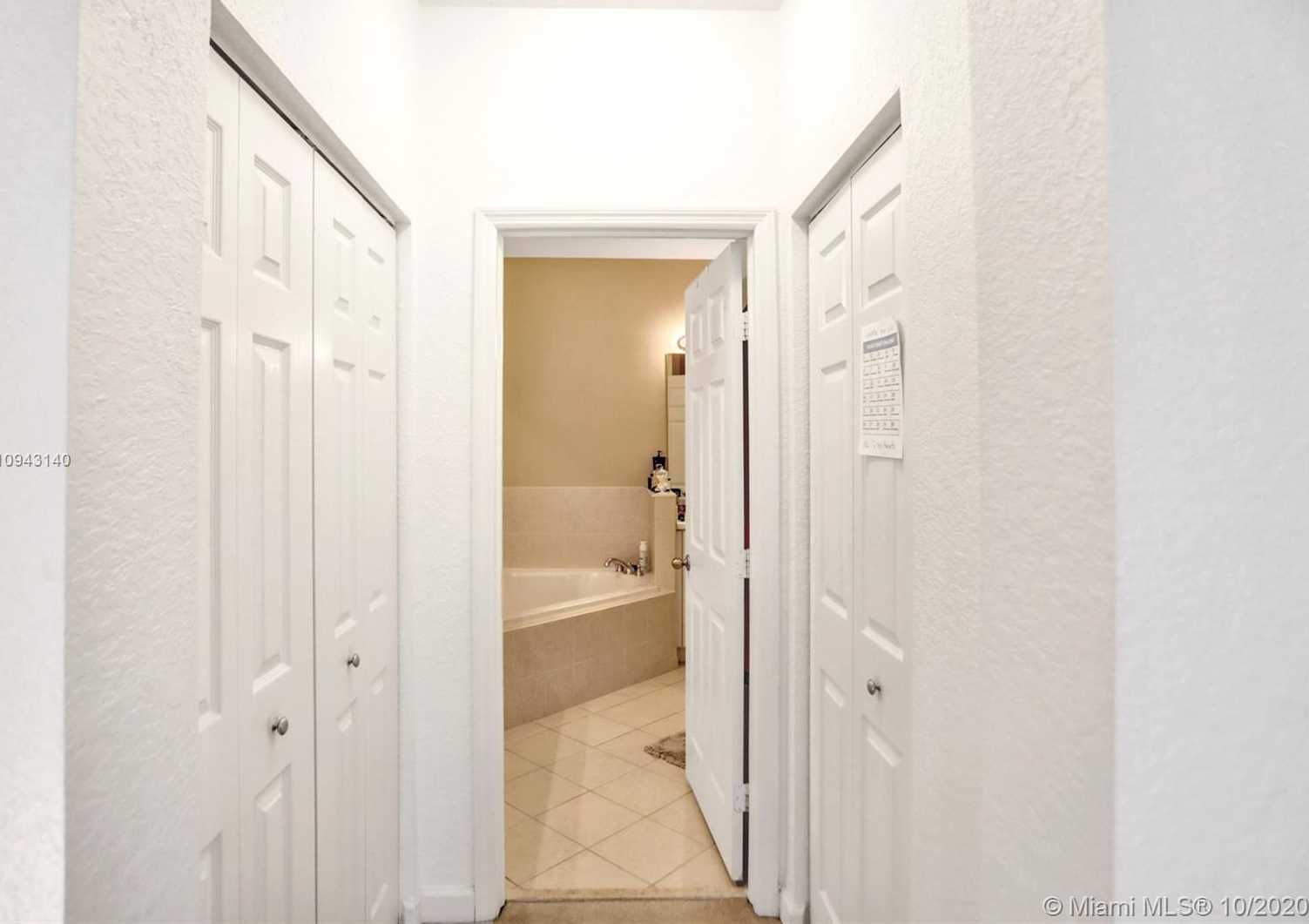 Small Image of 3178 NORTH WEST 103RD CT #3178, Doral Number 64