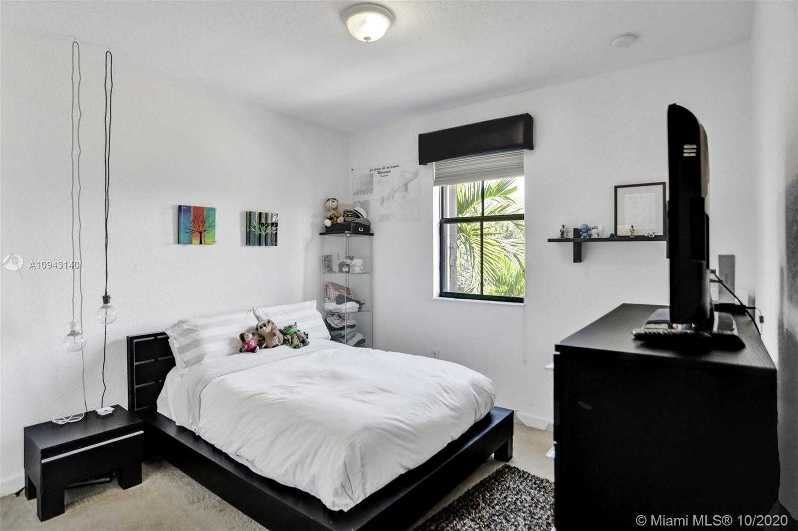 Small Image of 3178 NORTH WEST 103RD CT #3178, Doral Number 76