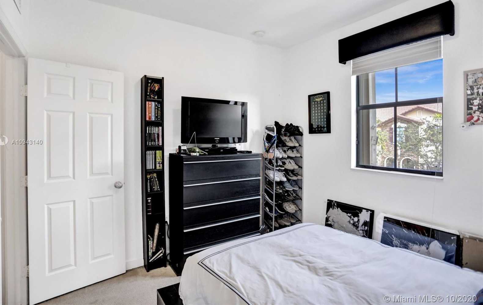 Small Image of 3178 NORTH WEST 103RD CT #3178, Doral Number 80