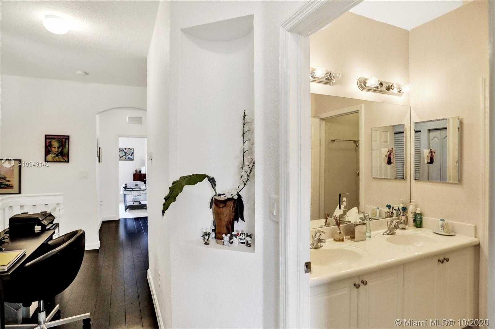 Small Image of 3178 NORTH WEST 103RD CT #3178, Doral Number 82