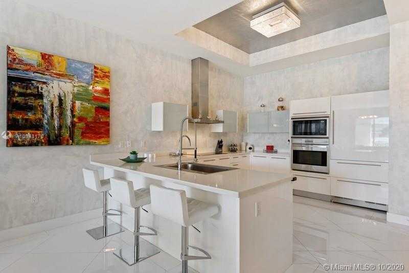 Small Image of 250 SUNNY ISLES BLVD #TH-409, Sunny Isles Beach Number 4