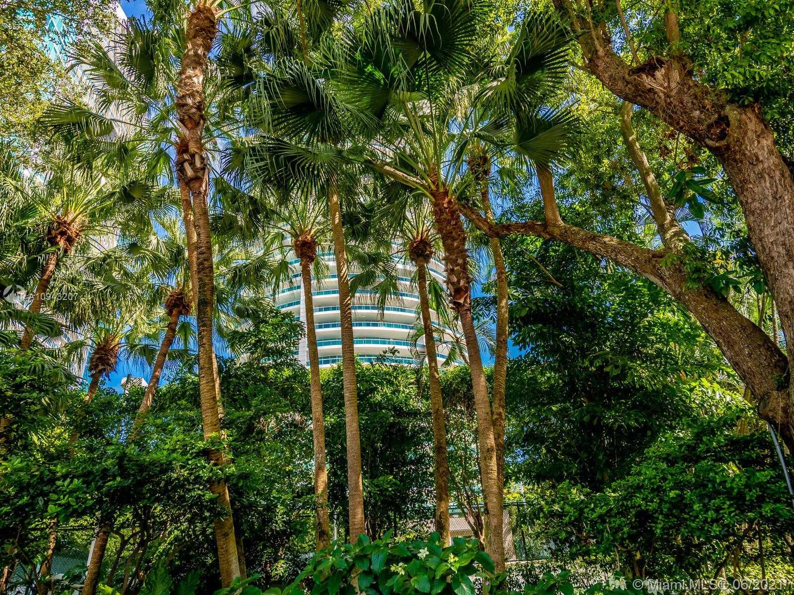 Small Image of 2127 BRICKELL AVE #2702, Miami Number 4