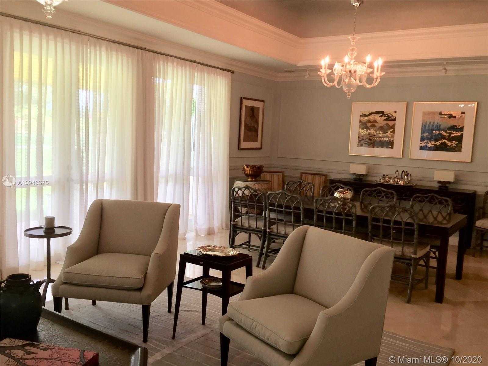 Small Image of 1143 CAMPO SANO AVE #4, Coral Gables Number 3