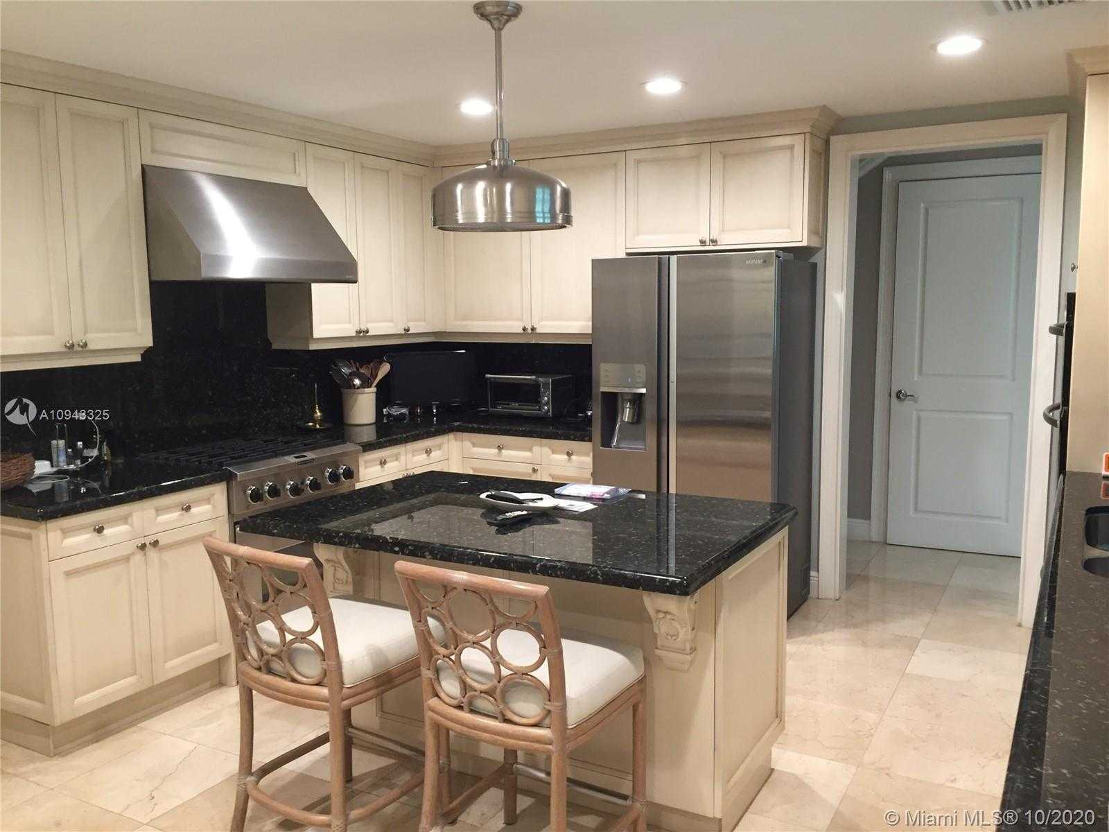 Small Image of 1143 CAMPO SANO AVE #4, Coral Gables Number 6