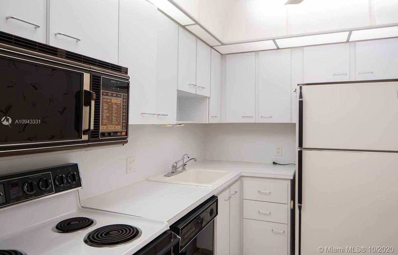 Small Image of 20301 WEST COUNTRY CLUB DR #PH24, Aventura Number 10