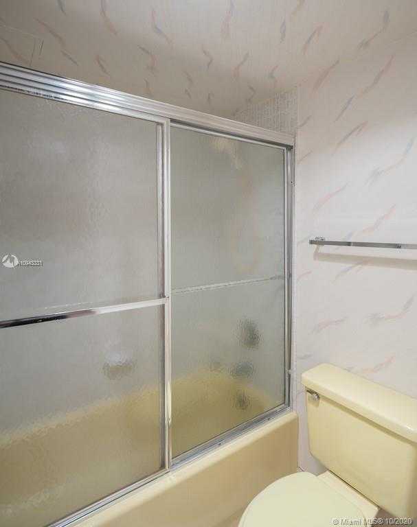 Small Image of 20301 WEST COUNTRY CLUB DR #PH24, Aventura Number 16