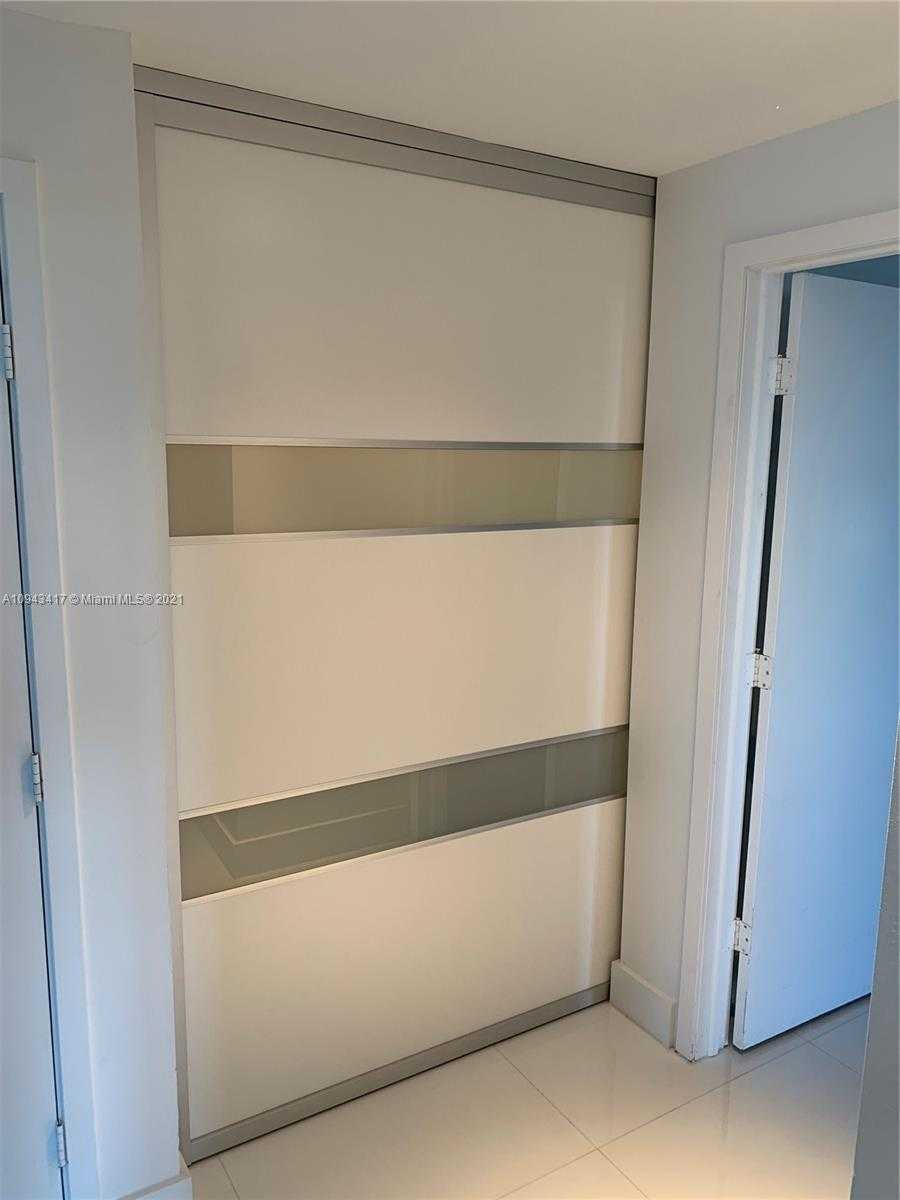 Small Image of 17301 BISCAYNE BLVD #410, Aventura Number 23