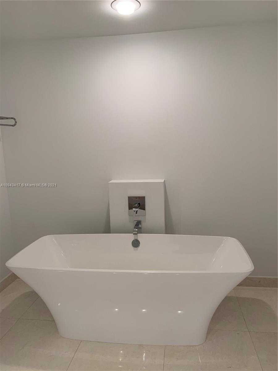 Small Image of 17301 BISCAYNE BLVD #410, Aventura Number 30