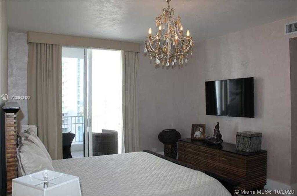 Small Image of 701 BRICKELL KEY BLVD #LPH06, Miami Number 3