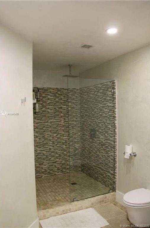 Small Image of 701 BRICKELL KEY BLVD #LPH06, Miami Number 4