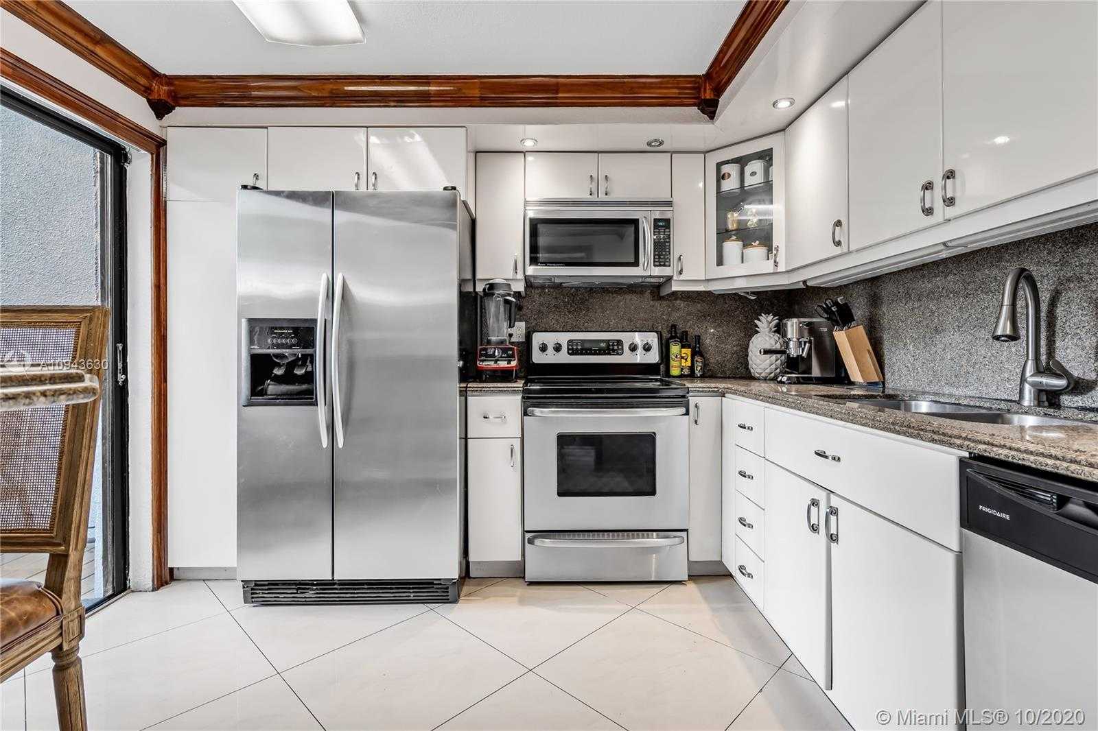 Small Image of 397 POINCIANA DR #1214, Sunny Isles Beach Number 20