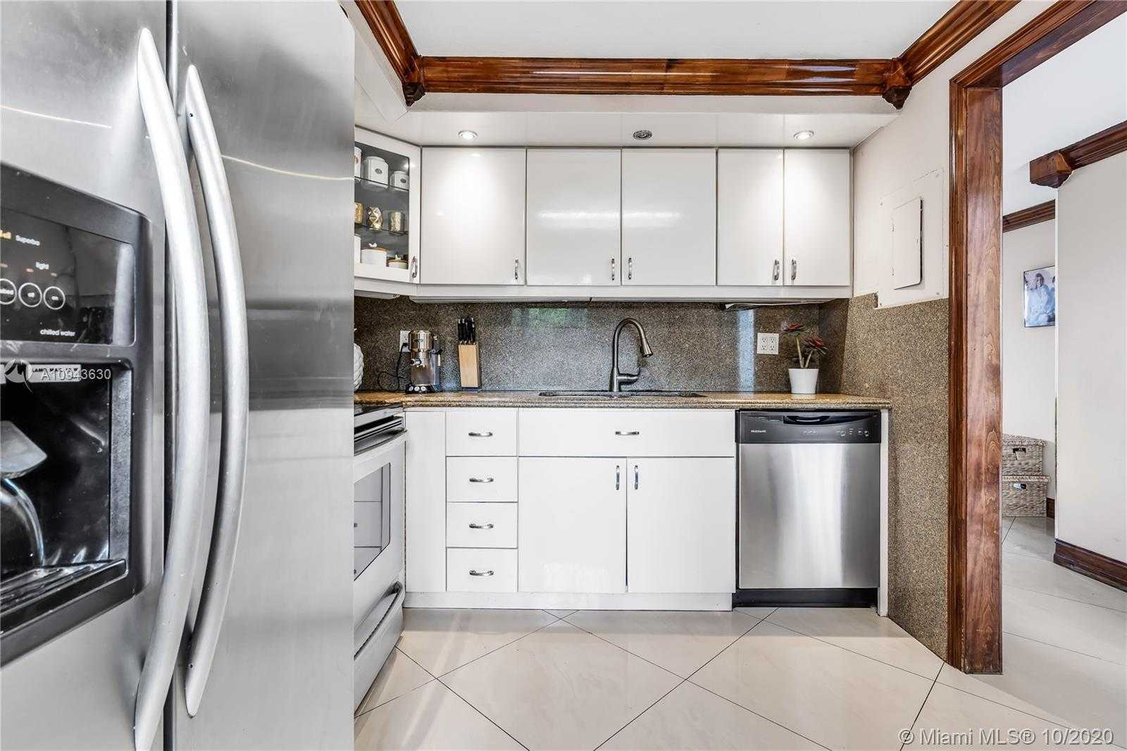 Small Image of 397 POINCIANA DR #1214, Sunny Isles Beach Number 22