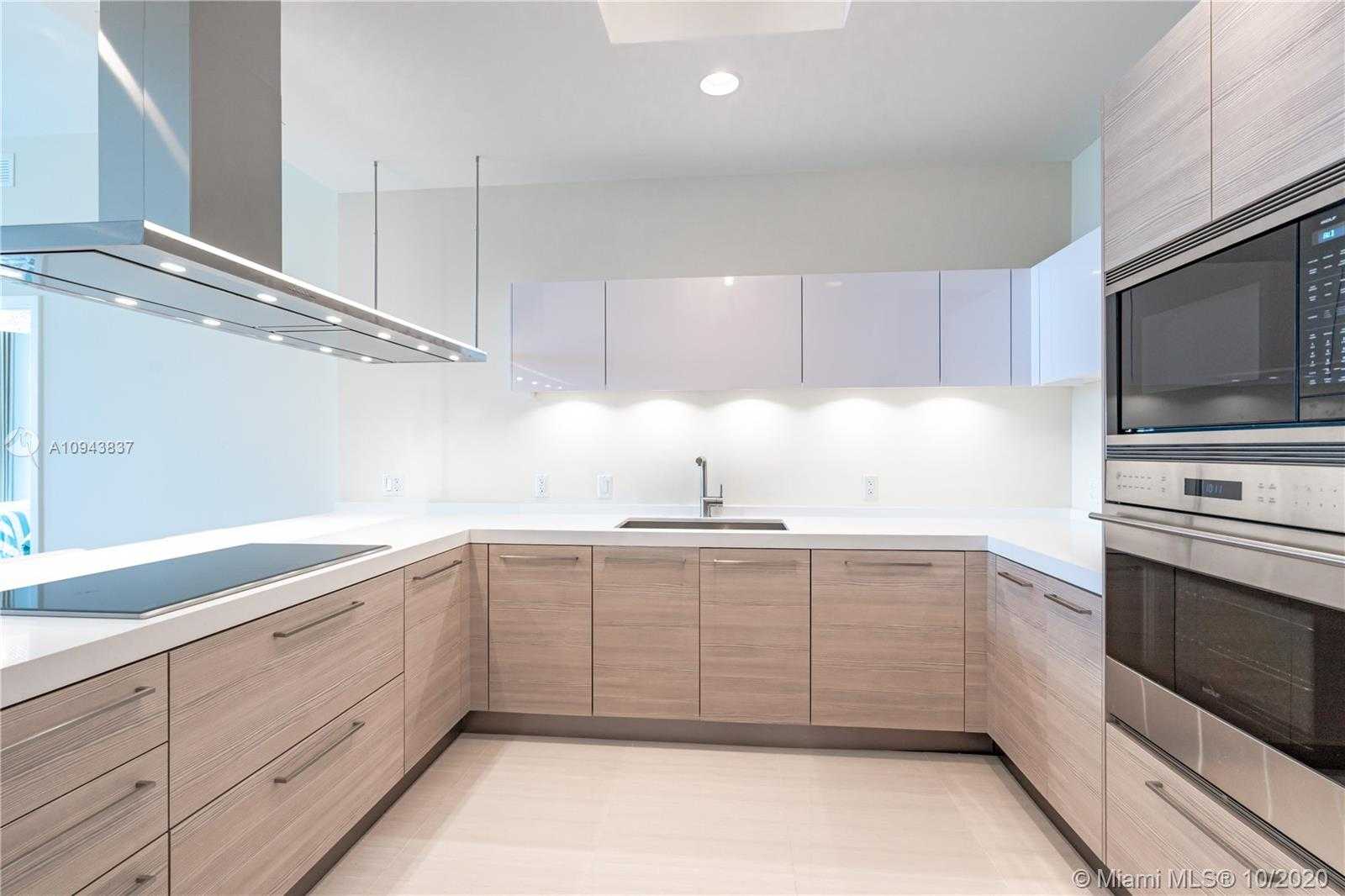 Small Image of 17111 BISCAYNE BLVD #LPH5, North Miami Beach Number 12