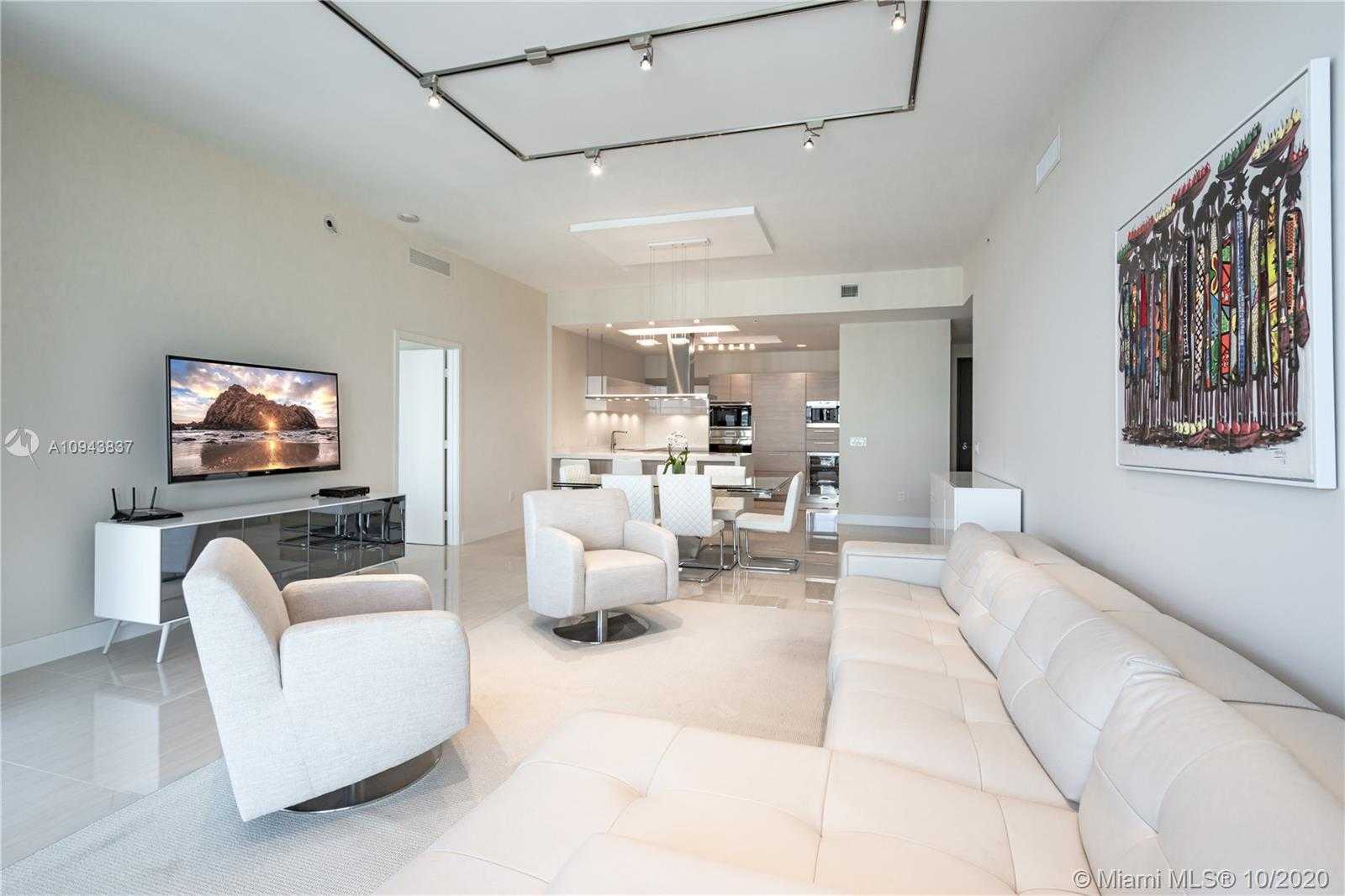 Small Image of 17111 BISCAYNE BLVD #LPH5, North Miami Beach Number 9