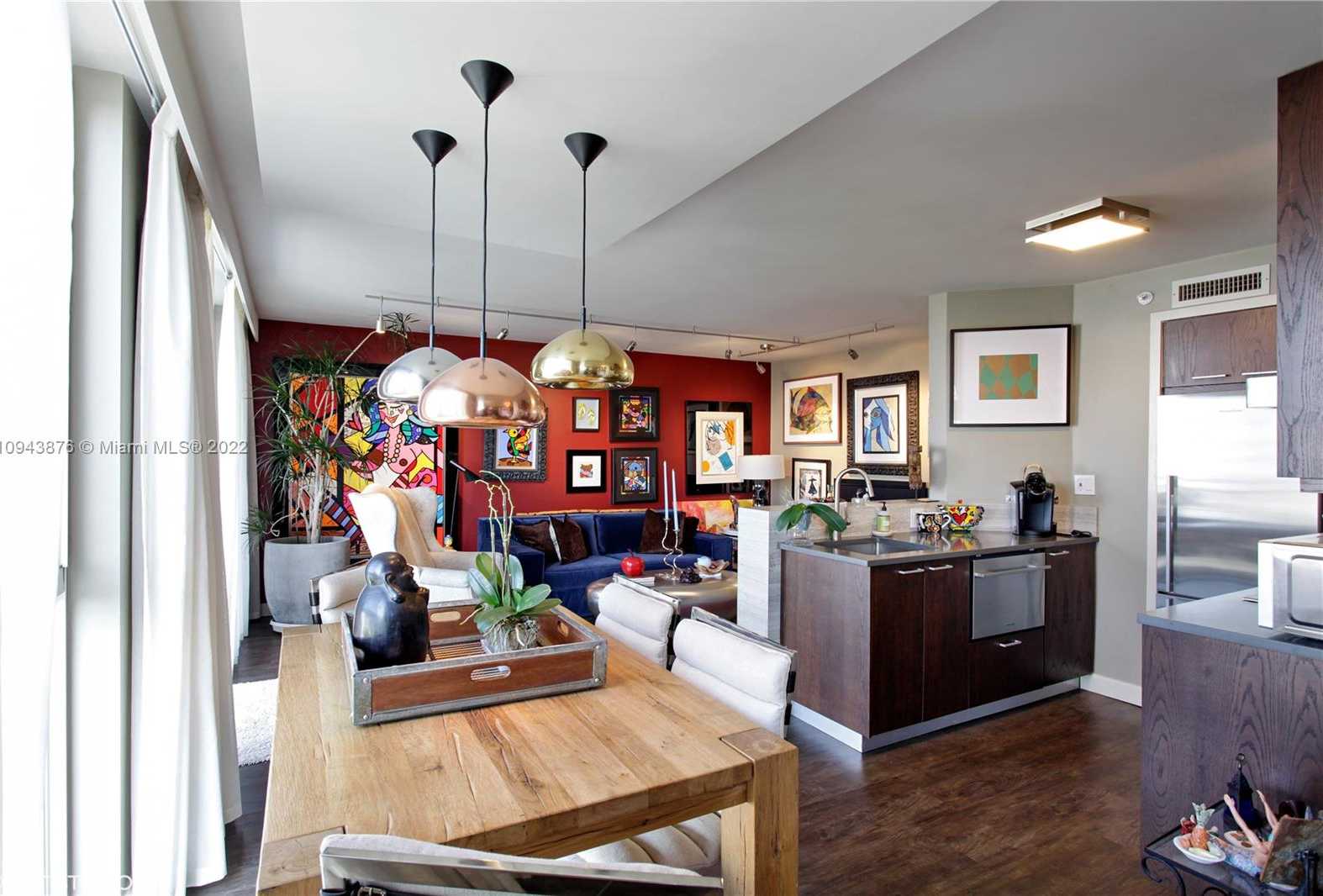 Small Image of 1688 WEST AVE #806, Miami Beach Number 3