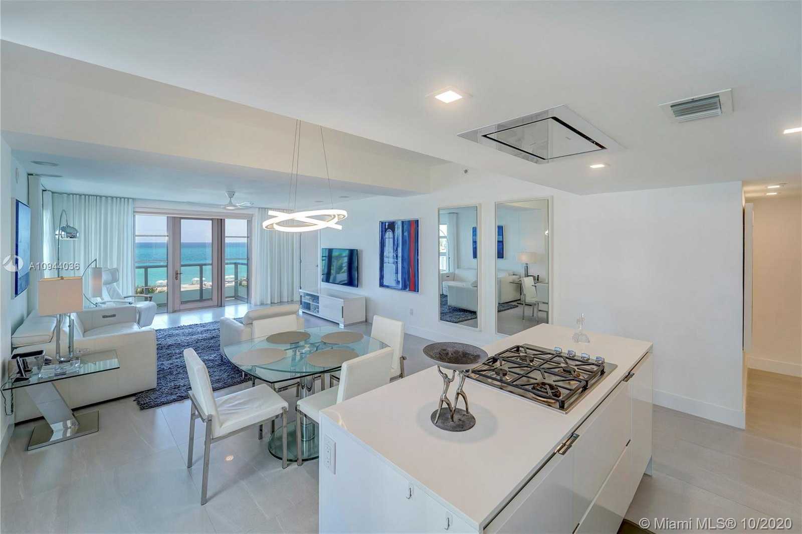 Small Image of 3739 COLLINS AVE #N-402, Miami Beach Number 4