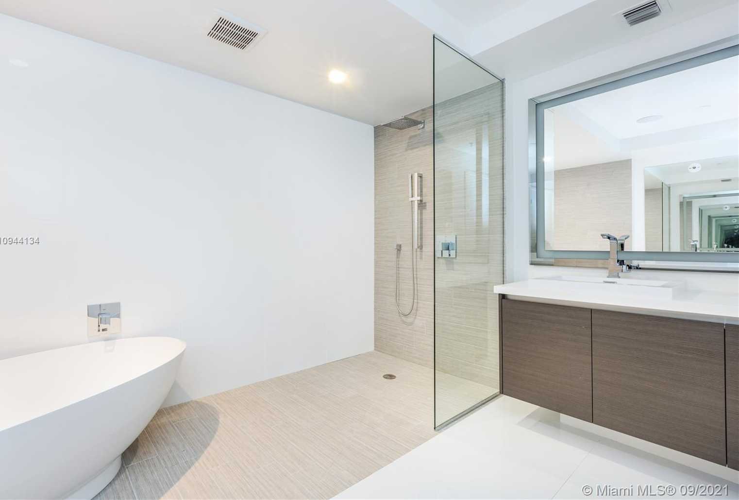 Small Image of 300 NORTH EAST SUNNY ISLES BLVD #4-2307, Sunny Isles Beach Number 23