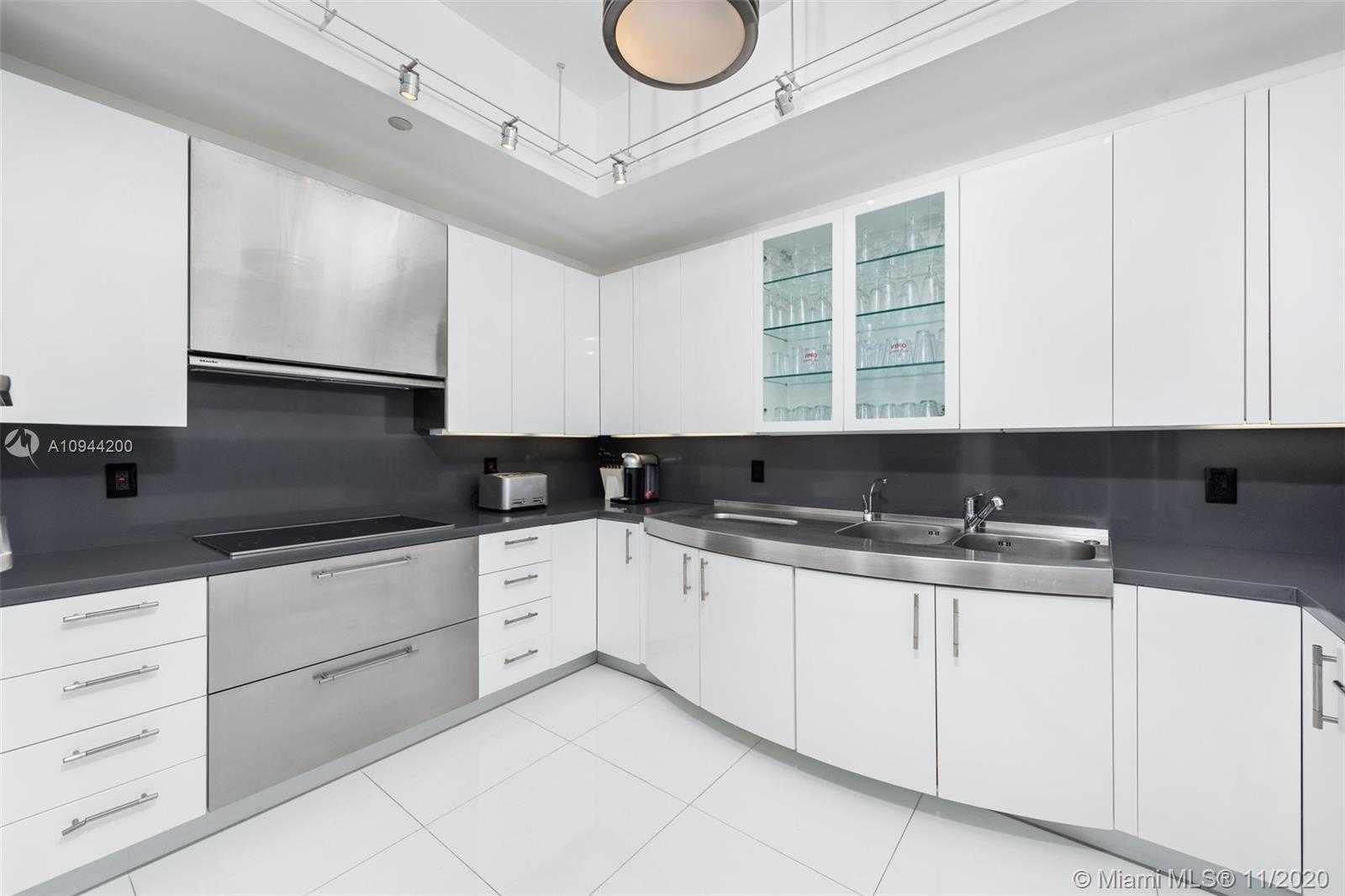 Small Image of 100 SOUTH POINTE DR #710, Miami Beach Number 16