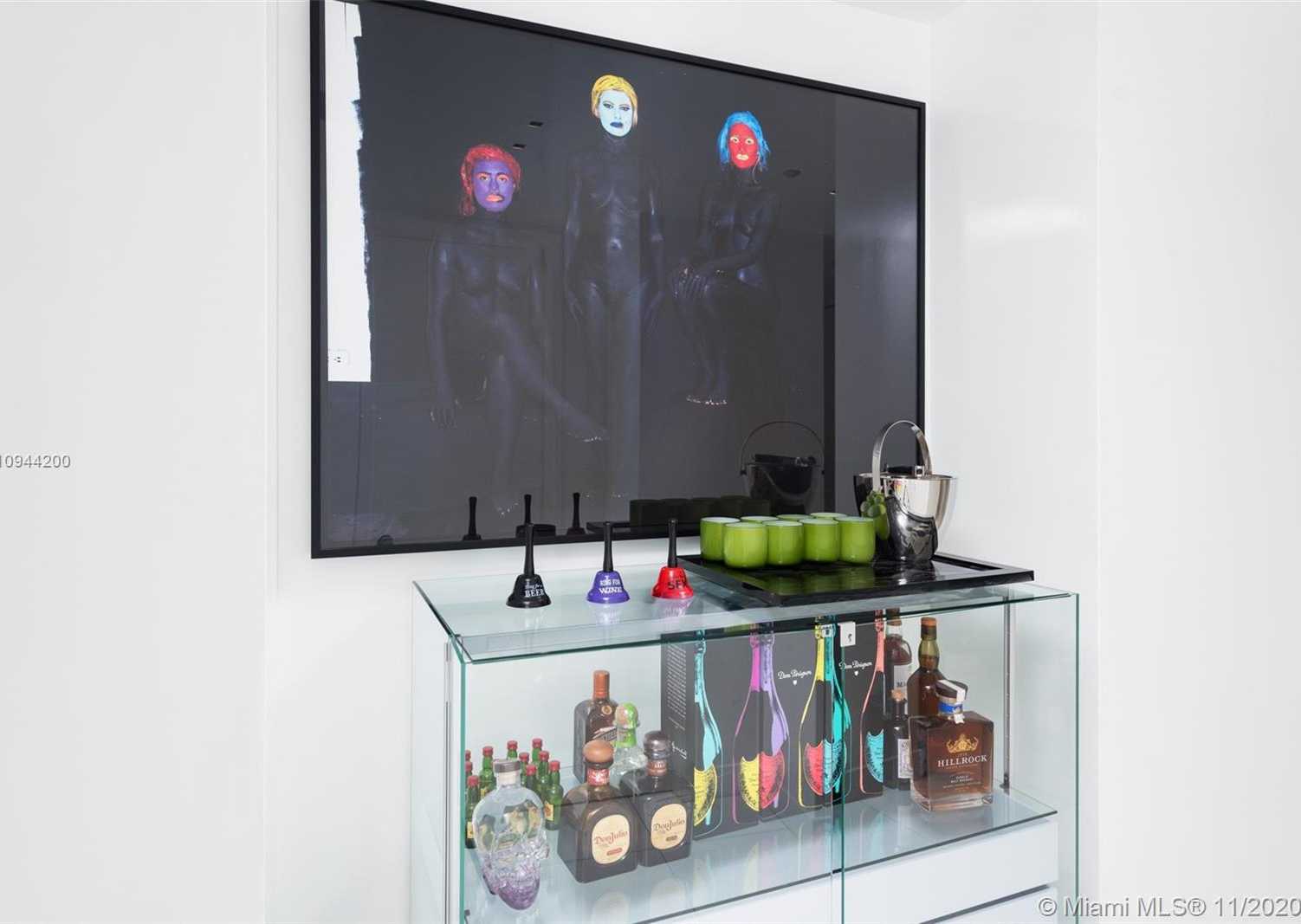 Small Image of 100 SOUTH POINTE DR #710, Miami Beach Number 30