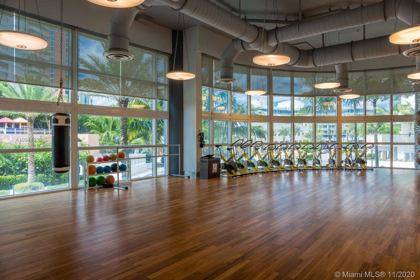 Small Image of 100 SOUTH POINTE DR #710, Miami Beach Number 46