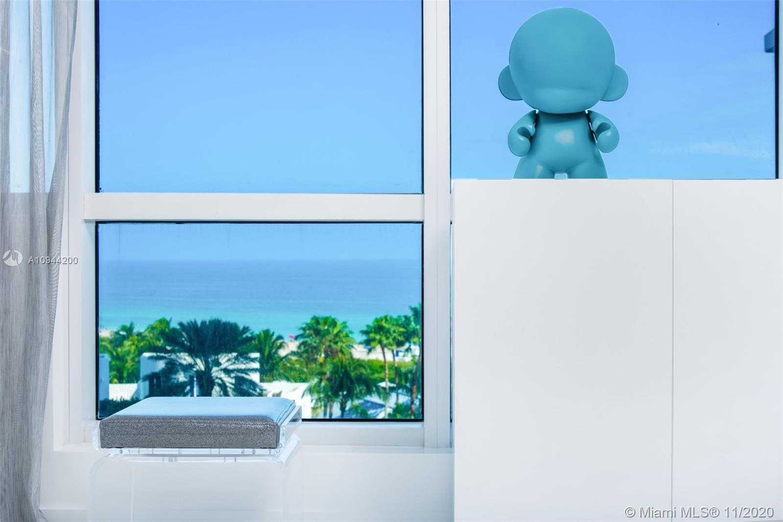 Small Image of 100 SOUTH POINTE DR #710, Miami Beach Number 6