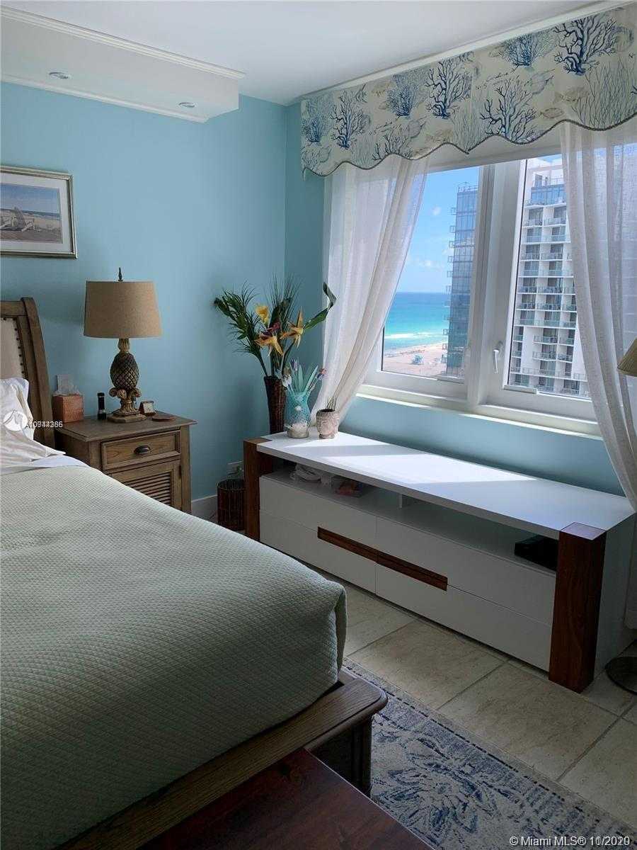 Small Image of 2301 COLLINS AVE #1502, Miami Beach Number 4
