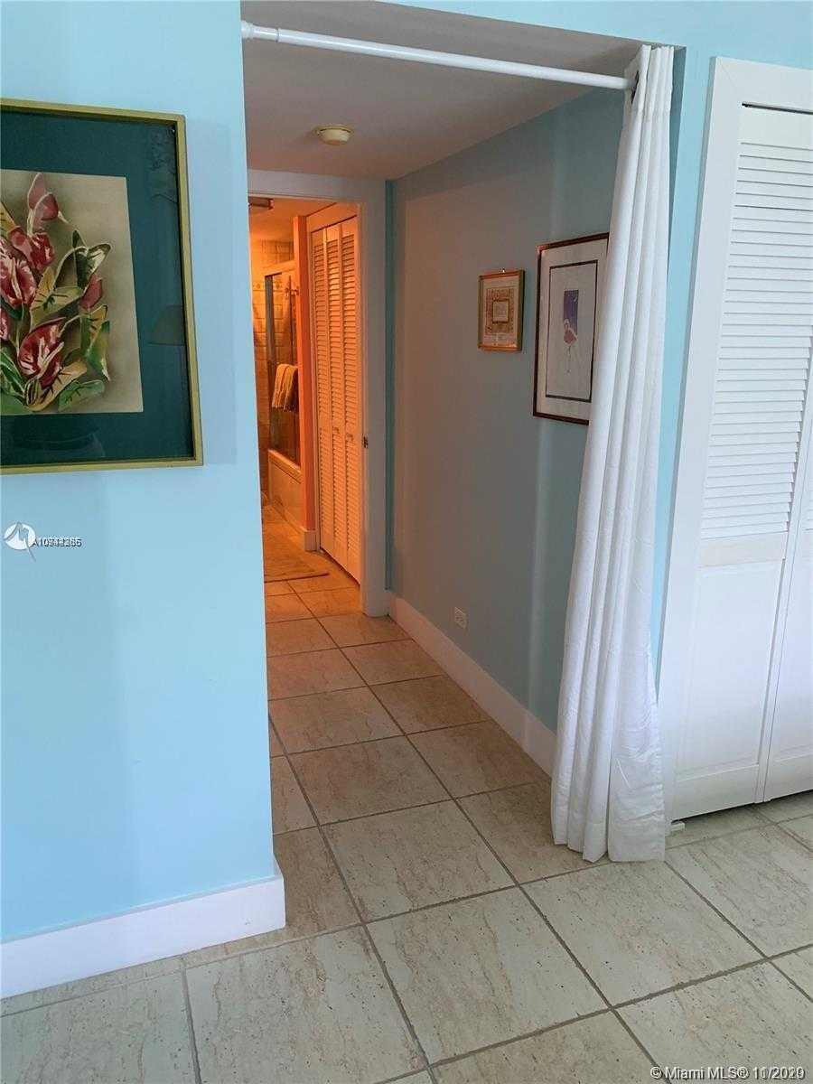 Small Image of 2301 COLLINS AVE #1502, Miami Beach Number 5