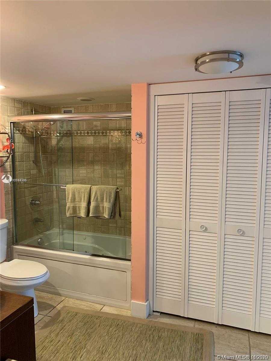 Small Image of 2301 COLLINS AVE #1502, Miami Beach Number 6