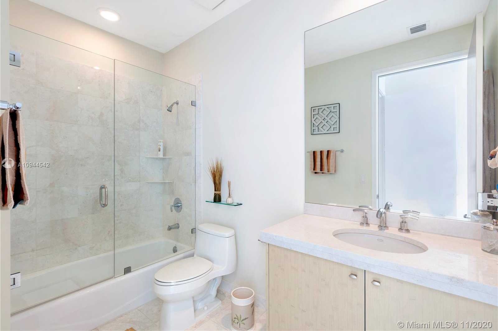 Small Image of 900 BRICKELL KEY BLVD #2601, Miami Number 10