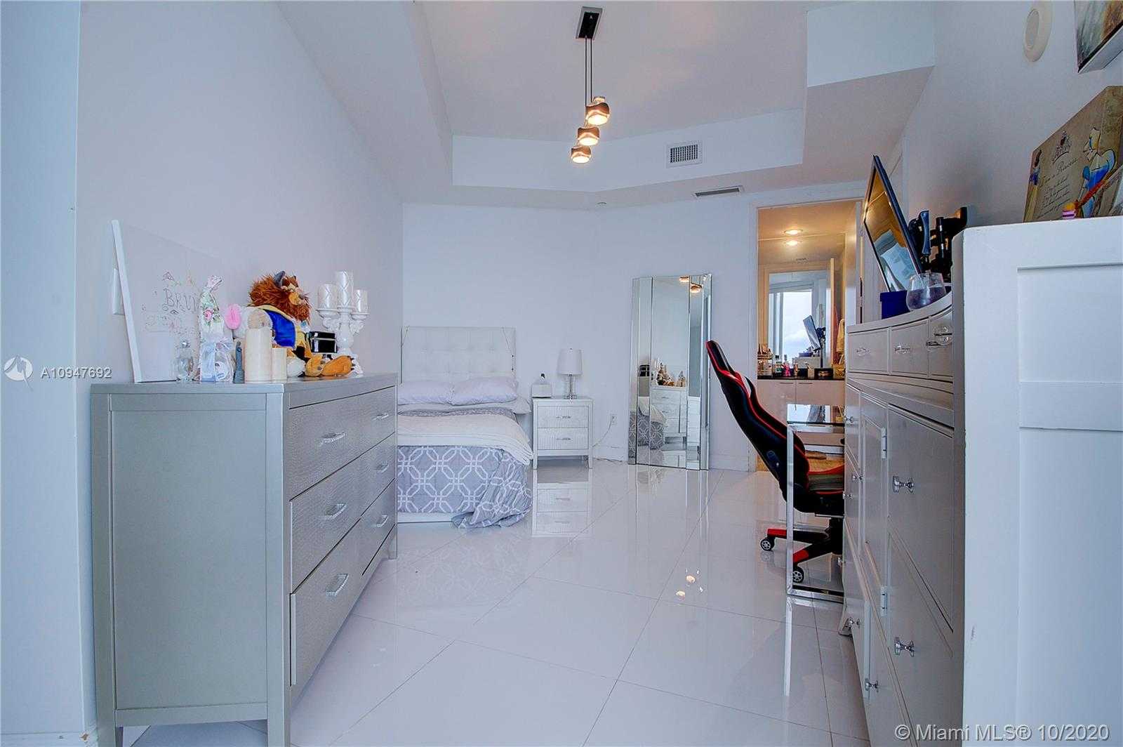 Small Image of 15901 COLLINS AVE #1207, Sunny Isles Beach Number 27