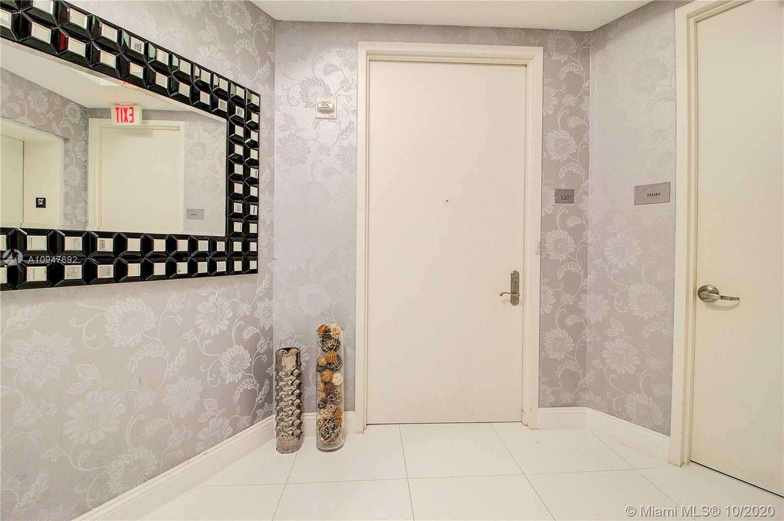 Small Image of 15901 COLLINS AVE #1207, Sunny Isles Beach Number 3