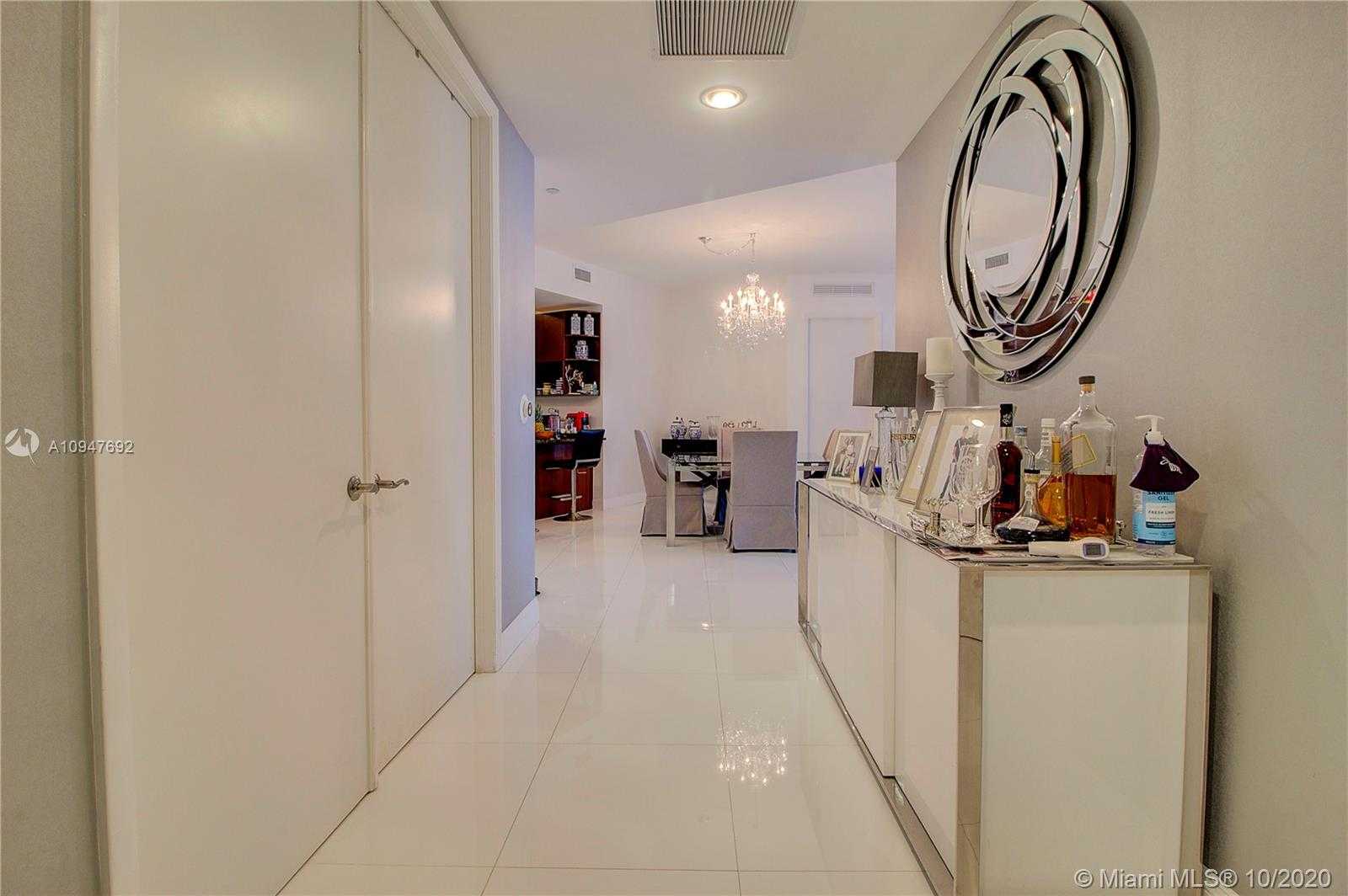 Small Image of 15901 COLLINS AVE #1207, Sunny Isles Beach Number 4