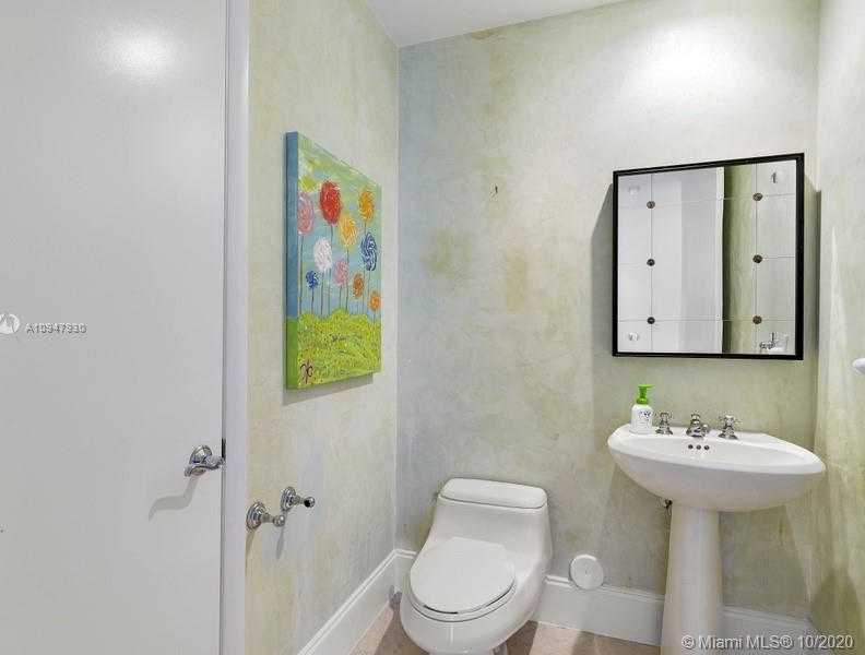 Small Image of 100 SOUTH POINTE DR #1908, Miami Beach Number 11