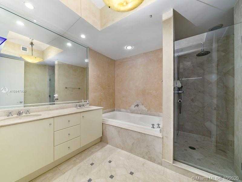 Small Image of 100 SOUTH POINTE DR #1908, Miami Beach Number 8