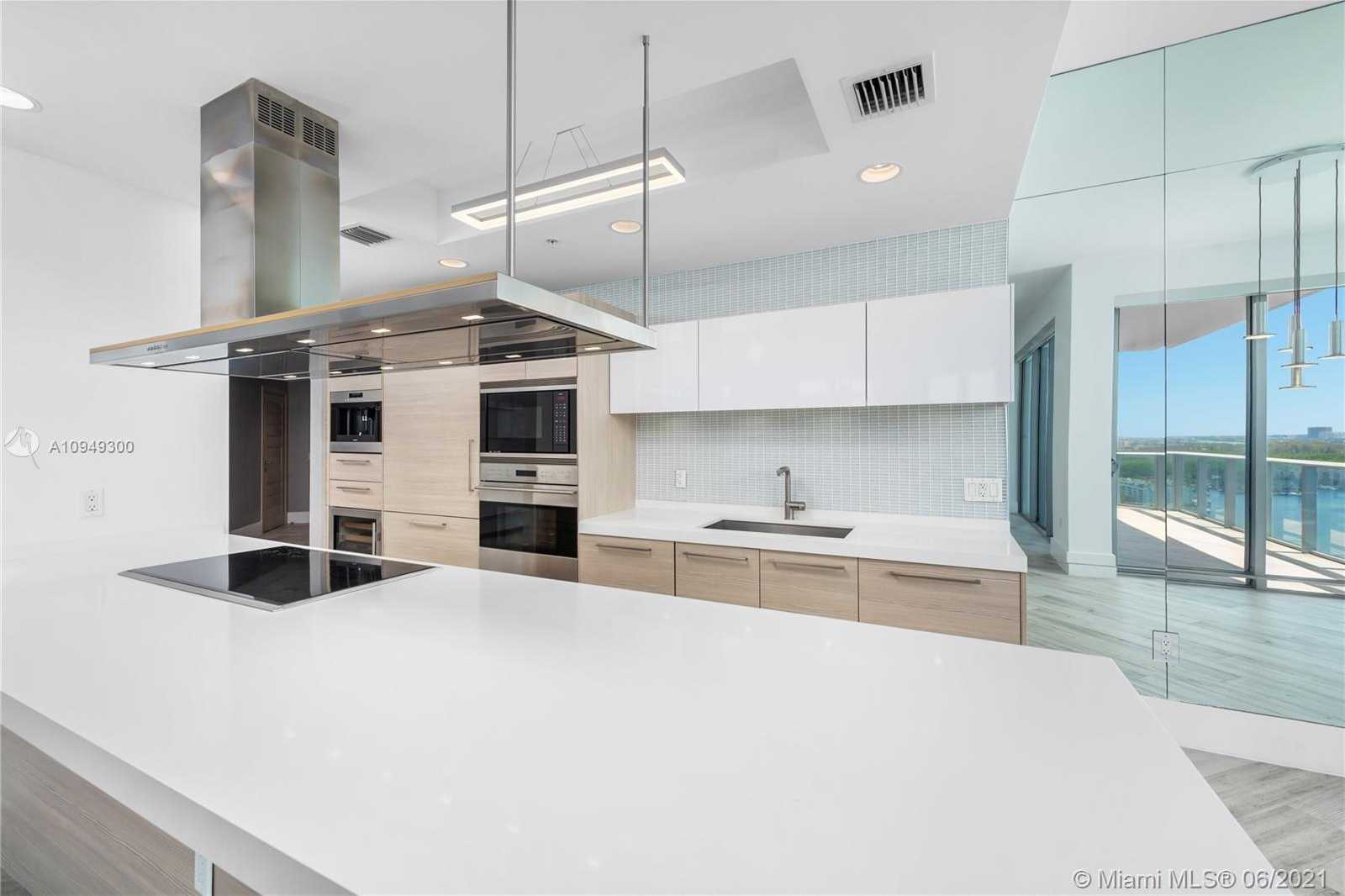 Small Image of 17301 BISCAYNE BLVD #L-PH-9, North Miami Beach Number 25