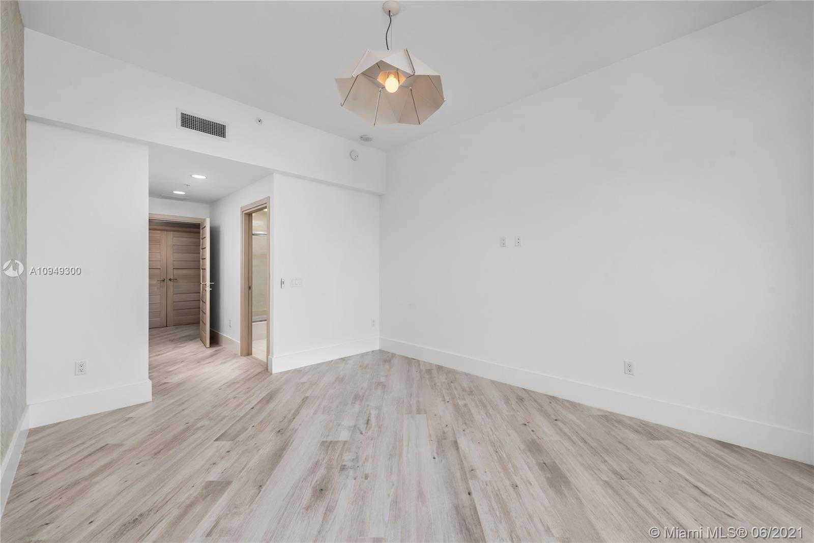 Small Image of 17301 BISCAYNE BLVD #L-PH-9, North Miami Beach Number 34
