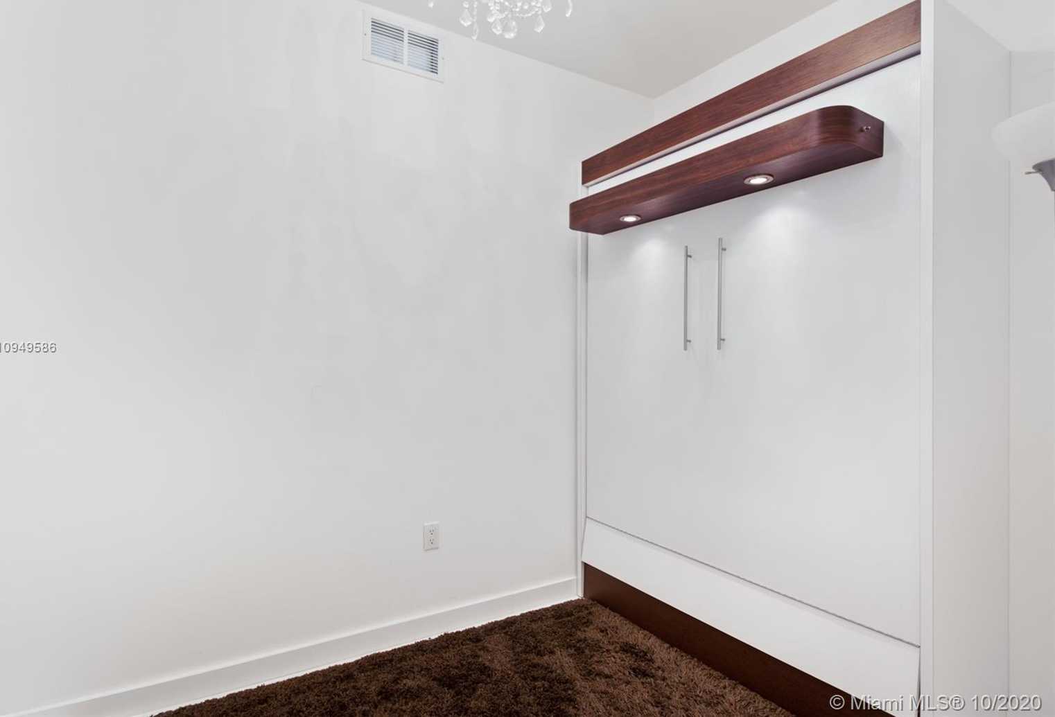 Small Image of 1800 SOUTH OCEAN DR #LPH 05, Hallandale Beach Number 35