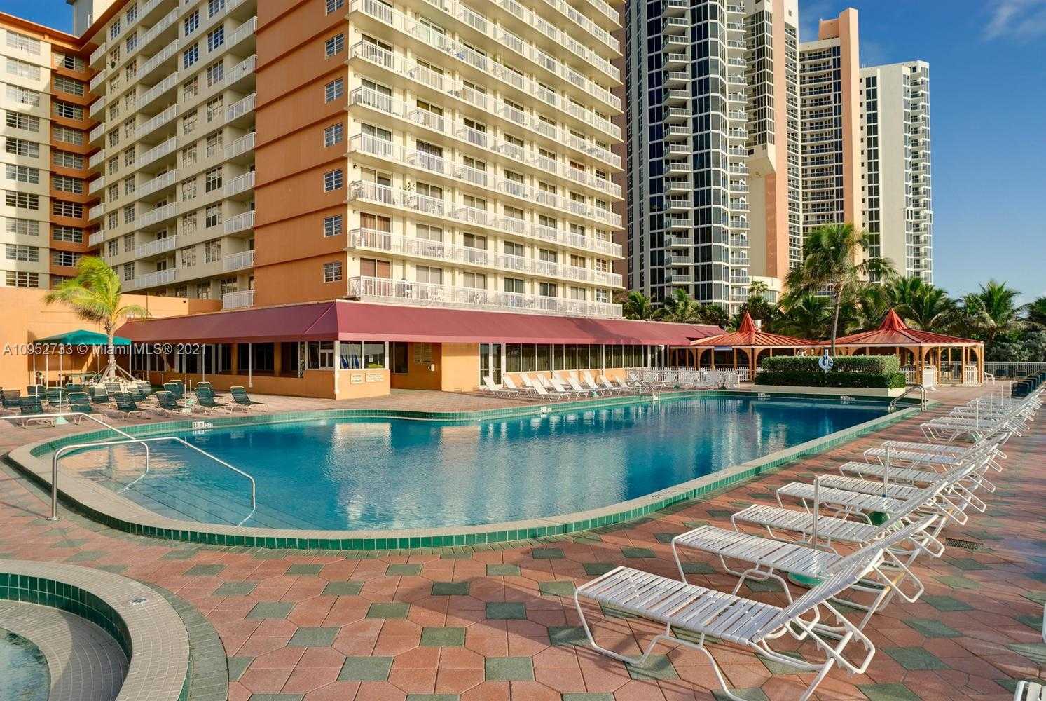 Small Image of 19201 COLLINS AVE #538, Sunny Isles Beach Number 3