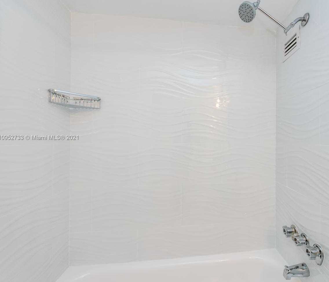 Small Image of 19201 COLLINS AVE #538, Sunny Isles Beach Number 5