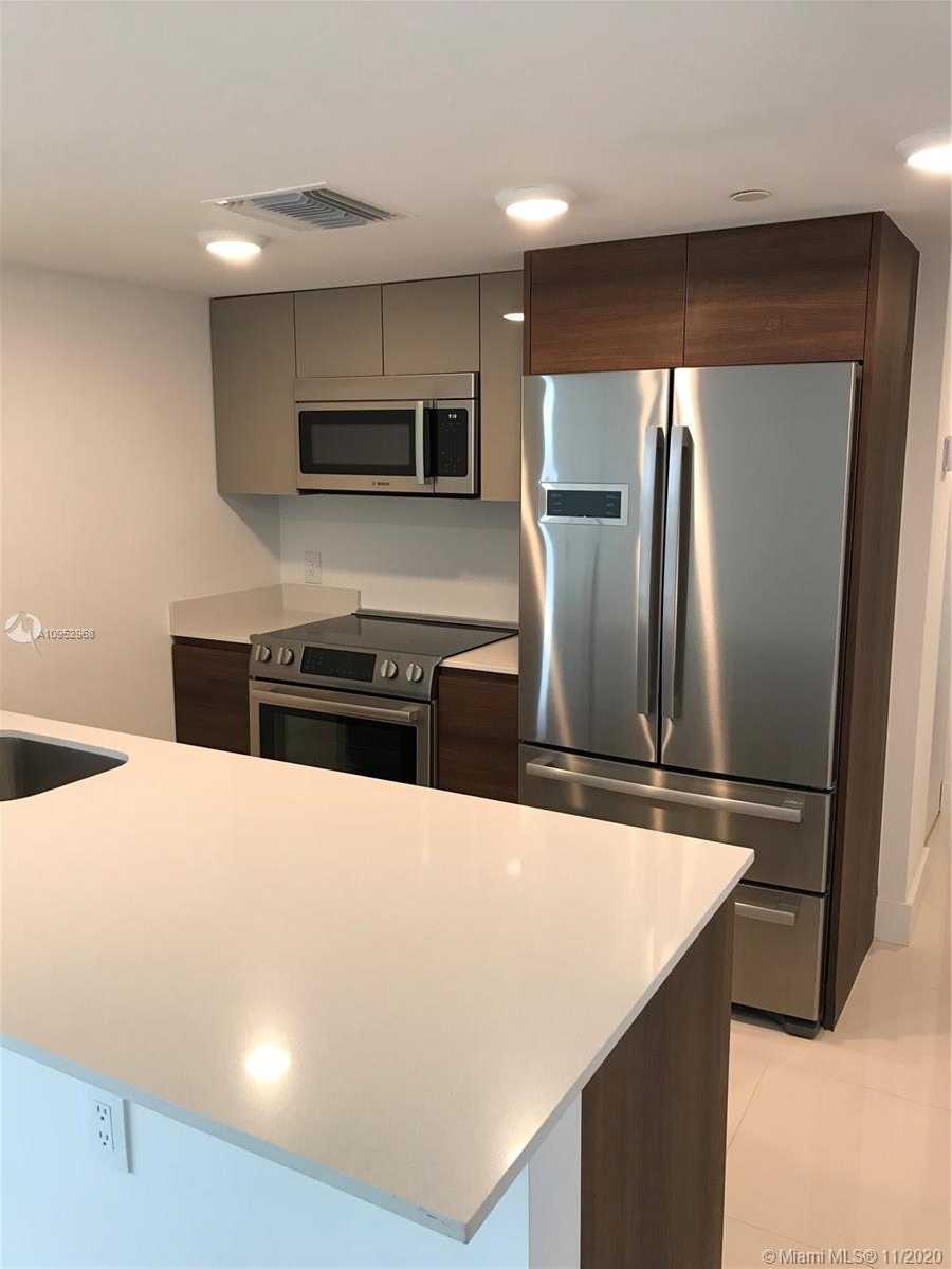 Small Image of 9261 EAST BAY HARBOR DR #805, Bay Harbor Islands Number 6