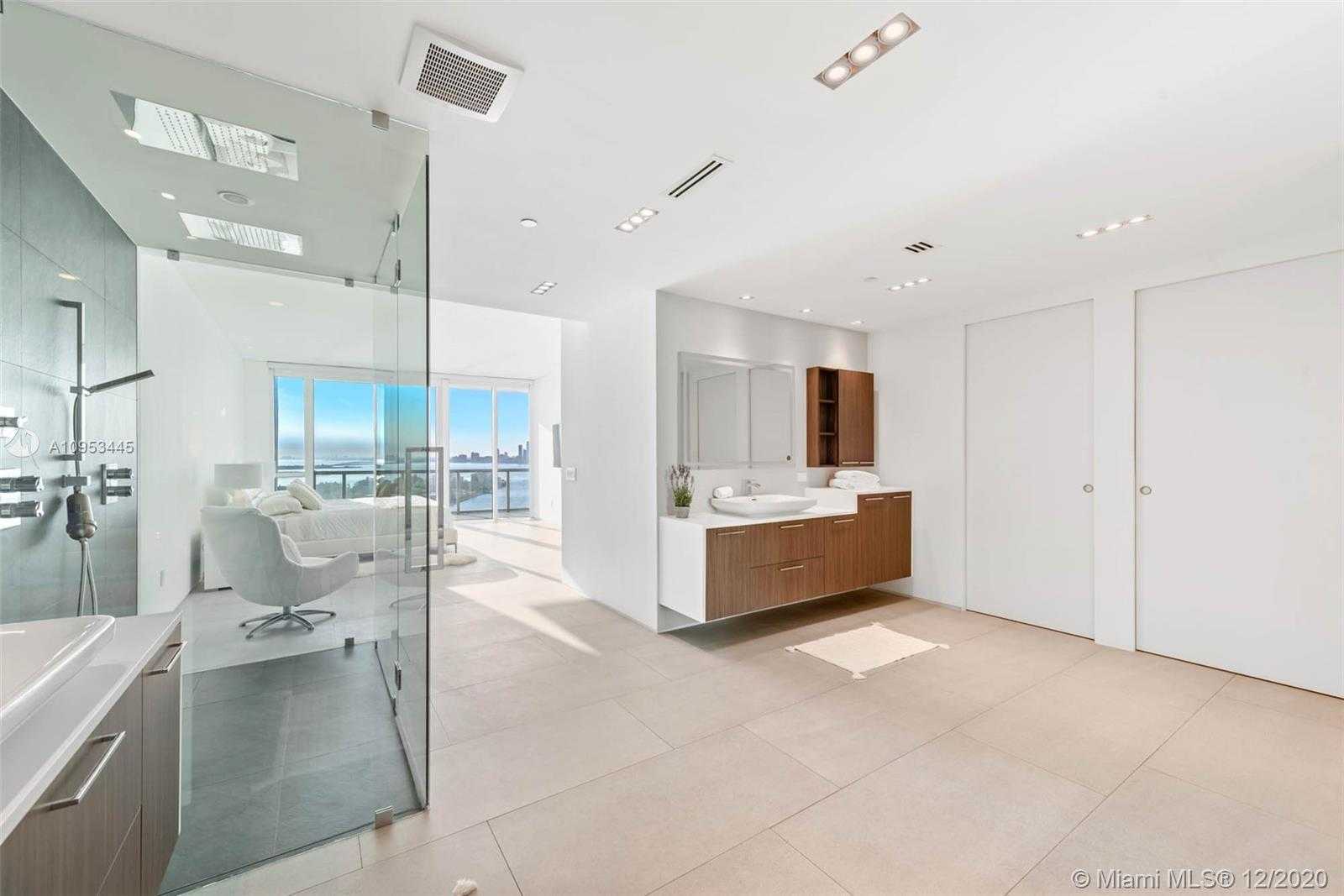 Small Image of 100 South Pointe Dr, Miami Beach, FL 33139, USA Number 21