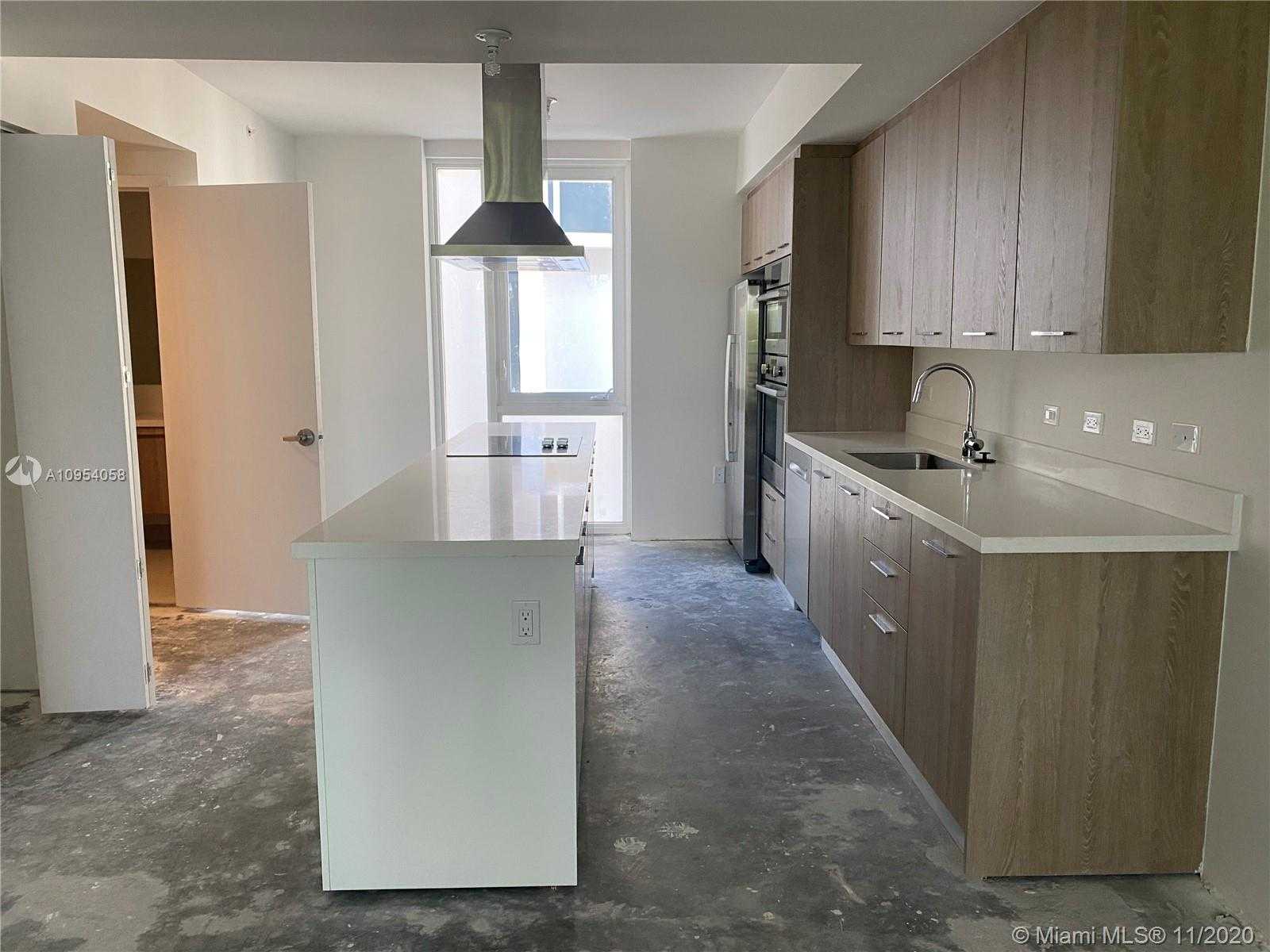 Small Image of 9890 EAST BAY HARBOR DR #th12, Bay Harbor Islands Number 19