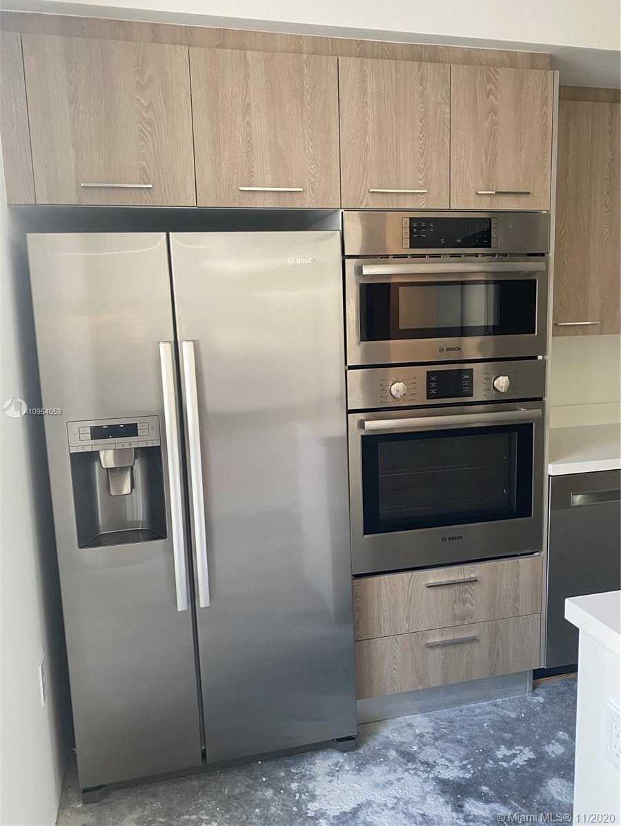 Small Image of 9890 EAST BAY HARBOR DR #th12, Bay Harbor Islands Number 24
