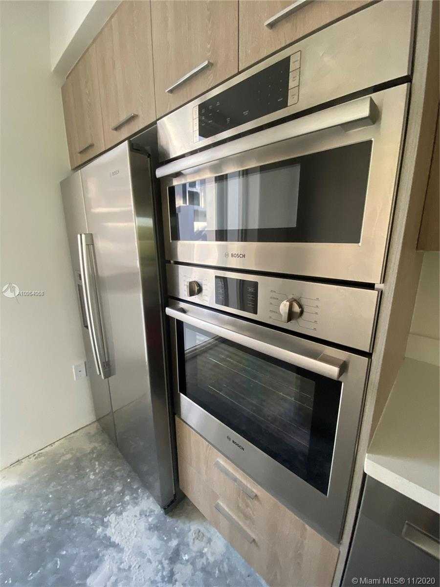 Small Image of 9890 EAST BAY HARBOR DR #th12, Bay Harbor Islands Number 25