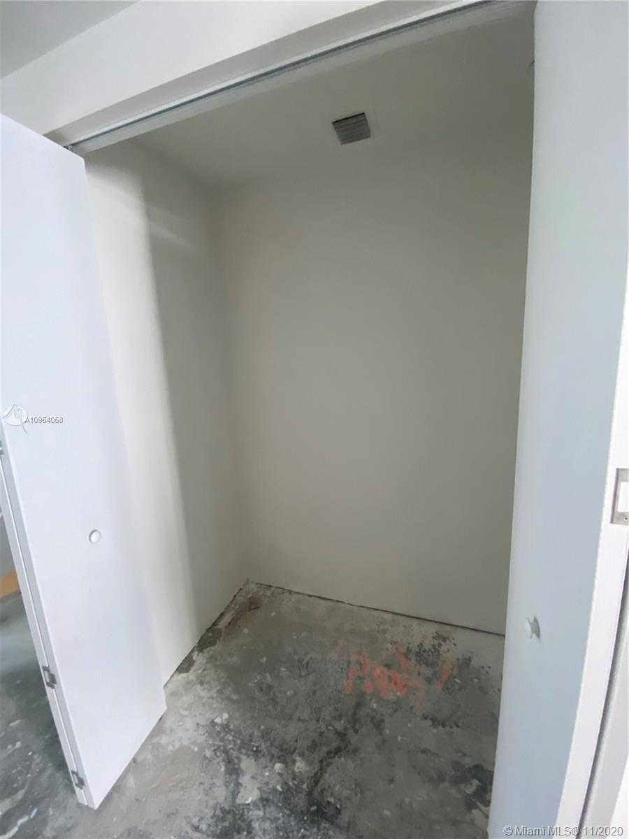 Small Image of 9890 EAST BAY HARBOR DR #th12, Bay Harbor Islands Number 28