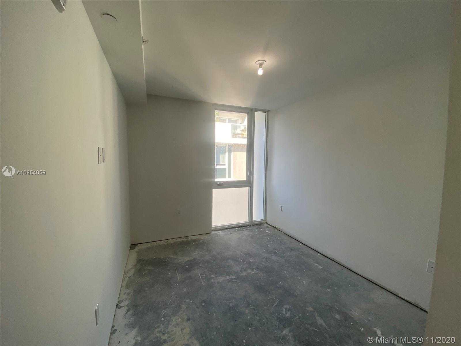 Small Image of 9890 EAST BAY HARBOR DR #th12, Bay Harbor Islands Number 36