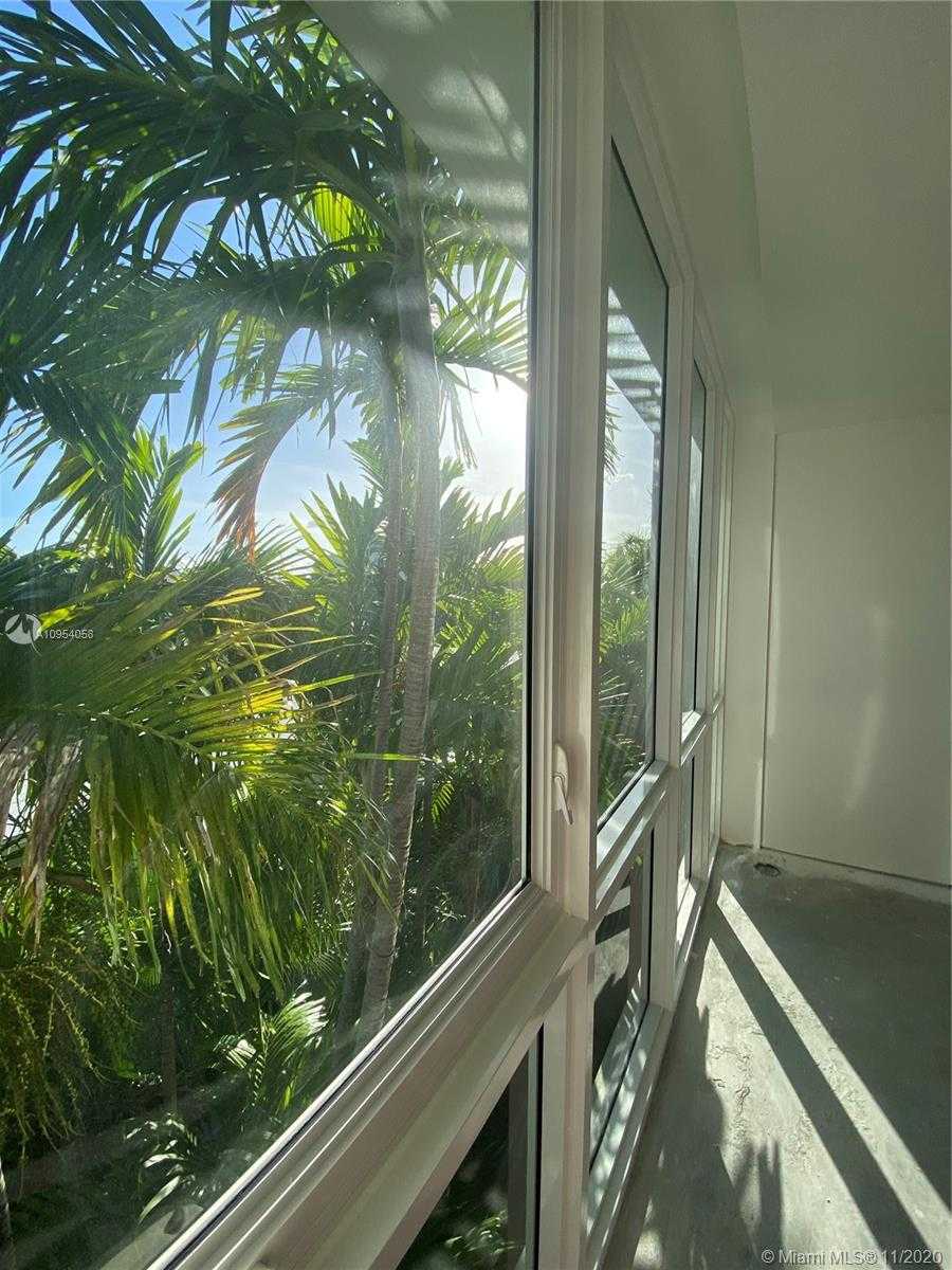 Small Image of 9890 EAST BAY HARBOR DR #th12, Bay Harbor Islands Number 42
